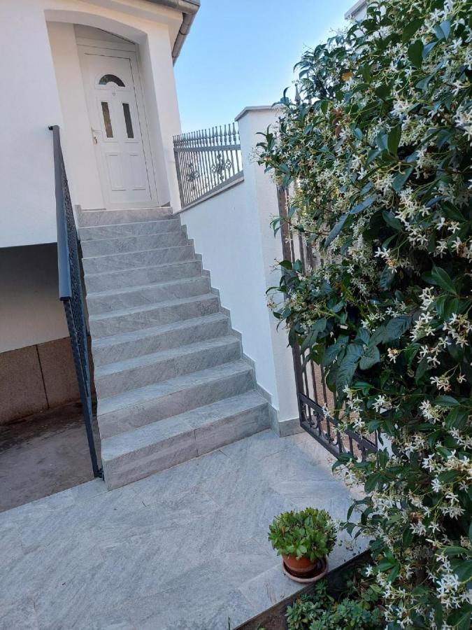 Apartman Luka Jadrtovac エクステリア 写真